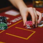 Passer du cash game au tournoi : les 5 ajustements stratégiques — image 1