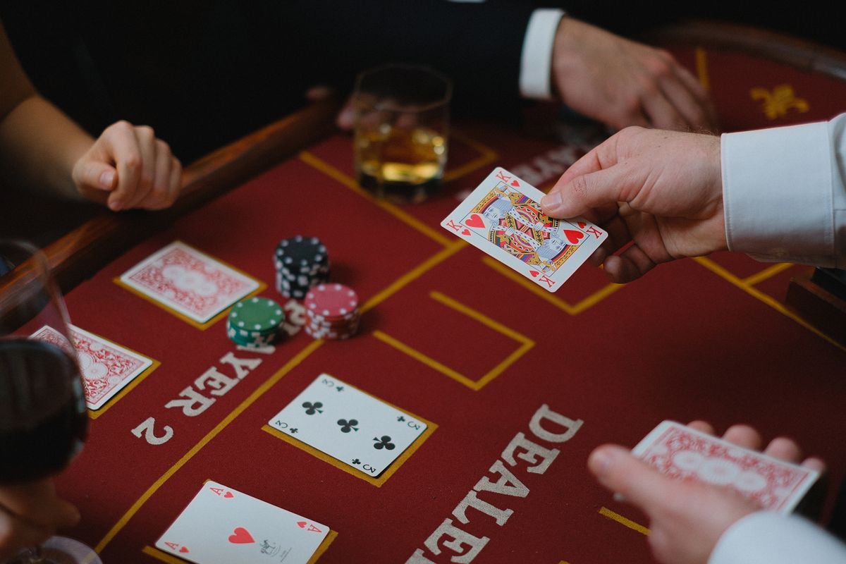 Winamax, PokerStars, Unibet : comparatif des salles agréées en 2026